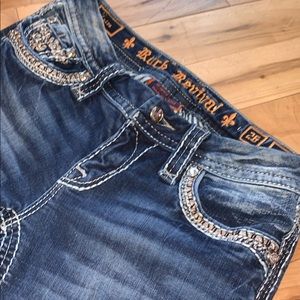 Women’s Rock Revivals Jeans!